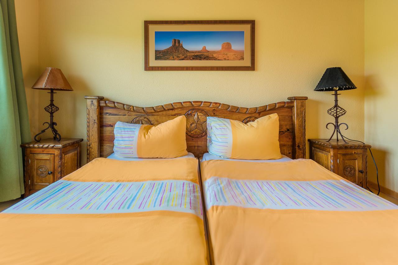 Motel Steighof Brutten Экстерьер фото